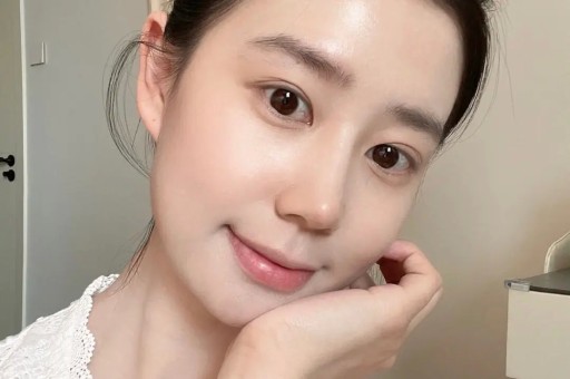 因耍大牌惨遭封杀求拍“裸戏”上位难怪连张颂文都嫌弃她! 因耍大牌惨遭封杀求拍“裸戏”上位难怪连张颂文都嫌弃她!