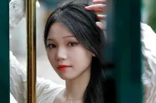 网红董宇辉卖假货求神保佑 网红董宇辉卖假货求神保佑